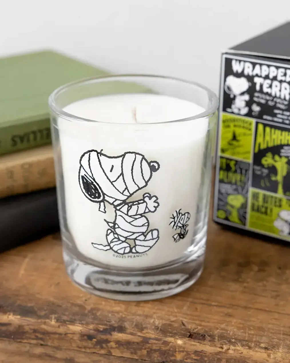 Snoopy Mummy Candle - Cinnamon